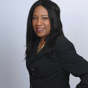 Meet your Posher, Lorraine